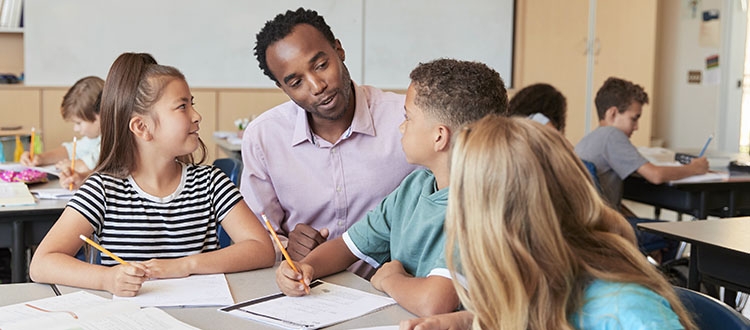 Processo Seletivo Simplificado para estudantes de Ensino Médio e de Nível Superior dos Cursos de Pedagogia e outras licenciaturas